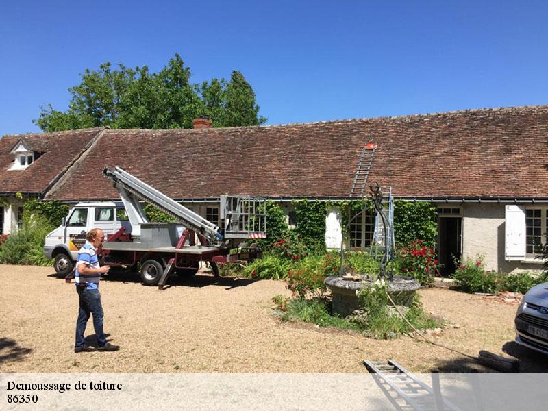 Demoussage de toiture  chateau-garnier-86350 Amiens couverture